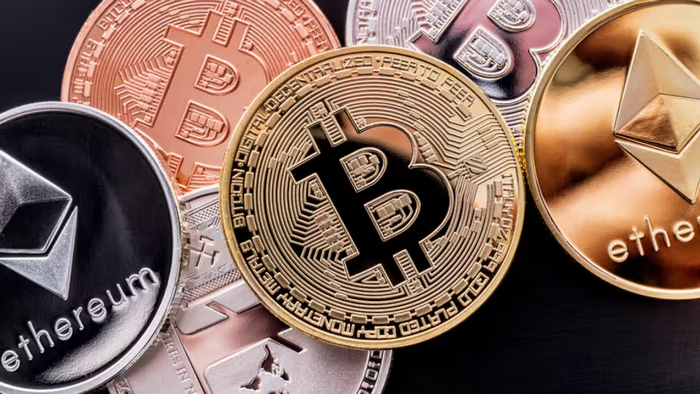 比特币减半周期后,山寨币补涨的逻辑通常是什么?